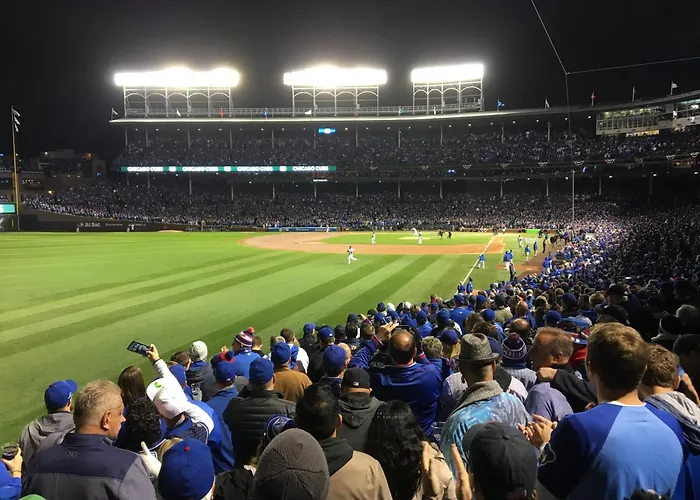 The Wrigleyville Garden 200 Steps To Wrigley-2br Apartamento Chicago
